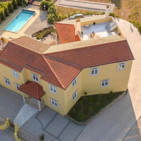 กาซา เปดรา โนเบร Bed & Breakfast Nadadouro ภายนอก รูปภาพ