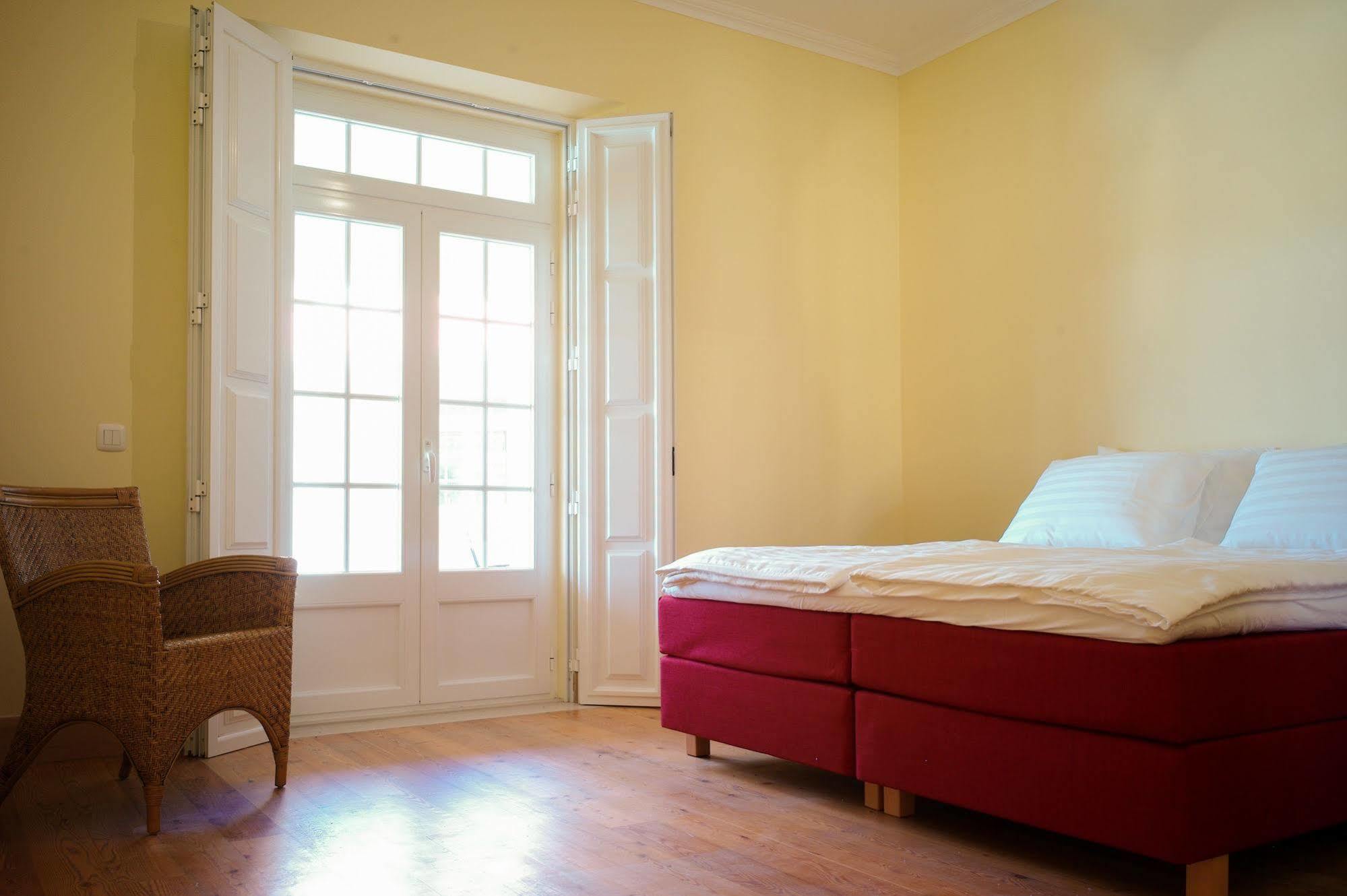 กาซา เปดรา โนเบร Bed & Breakfast Nadadouro ภายนอก รูปภาพ