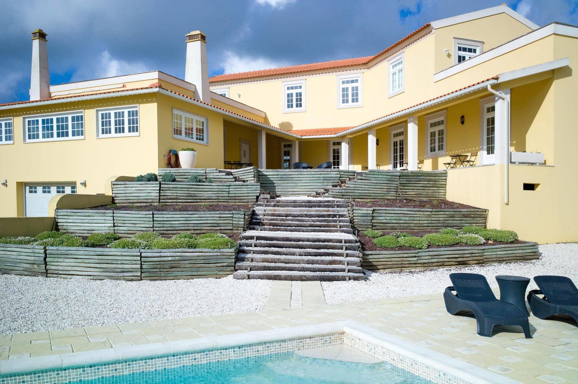 กาซา เปดรา โนเบร Bed & Breakfast Nadadouro ภายนอก รูปภาพ